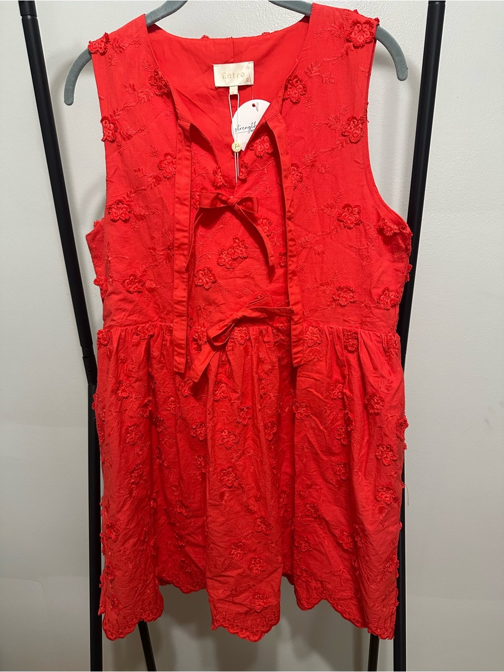 entro Red Floral Appliqué Tie-Front Dress